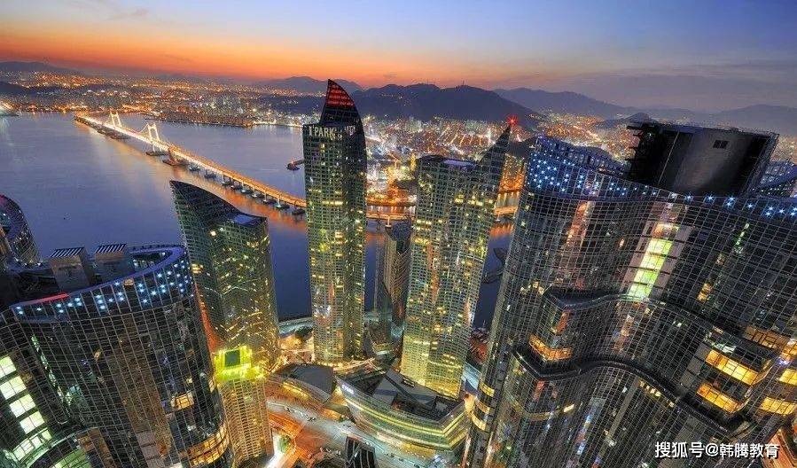 2035年香港資料精準(zhǔn)76期前瞻，科技創(chuàng)新與城市發(fā)展的新篇章