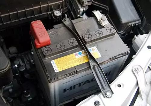 汽車電瓶虧電怎么恢復(fù)電量？教你兩個實用方法快收藏起來