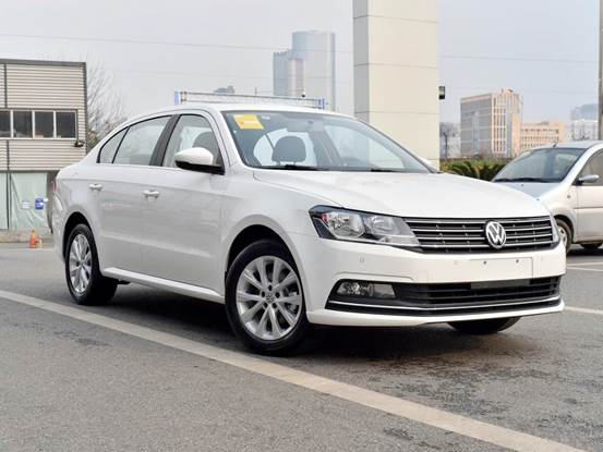 2014款大眾朗逸自動擋車型，優(yōu)雅與性能的完美融合——圖片賞析及報價解析