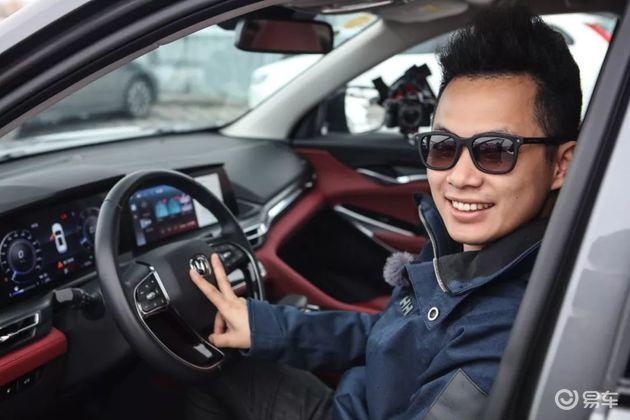 汽車(chē)之家與易車(chē)，中國(guó)在線汽車(chē)市場(chǎng)的雙雄并立