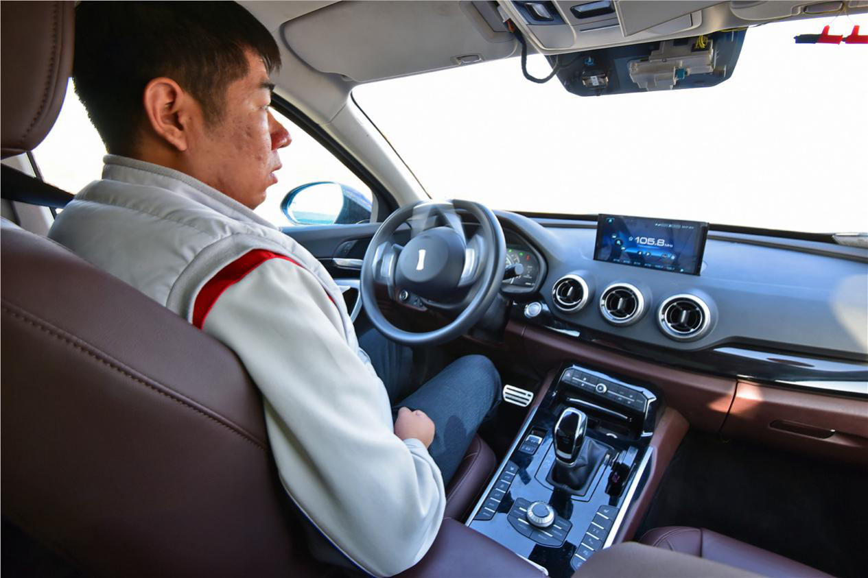 汽車之美，探索高清圖片中的駕駛樂趣