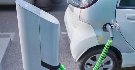 汽車電瓶虧電的恢復(fù)與充電時間解析