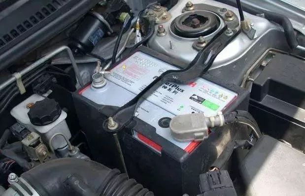 汽車電瓶虧電了怎么辦，緊急救急指南
