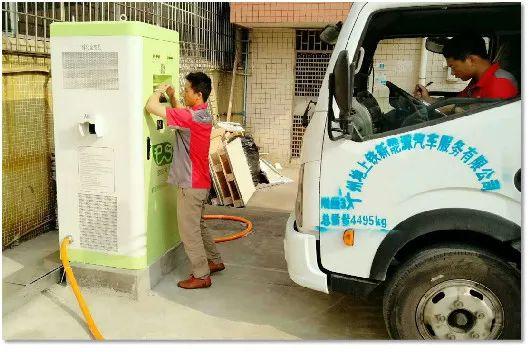汽車電瓶虧電，何時充電最合適？