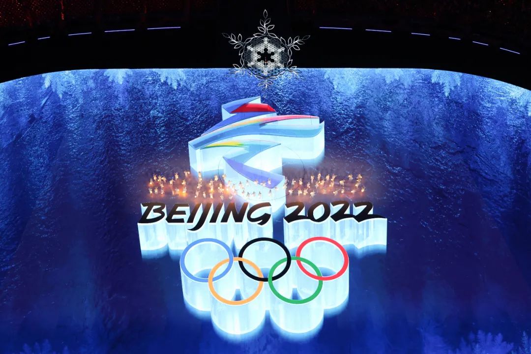 2035年，澳門之夜—未來與傳統(tǒng)的交響曲2023今晚澳門必開一肖